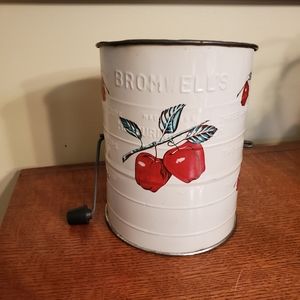 Mid-Century  Bromwells Sifter